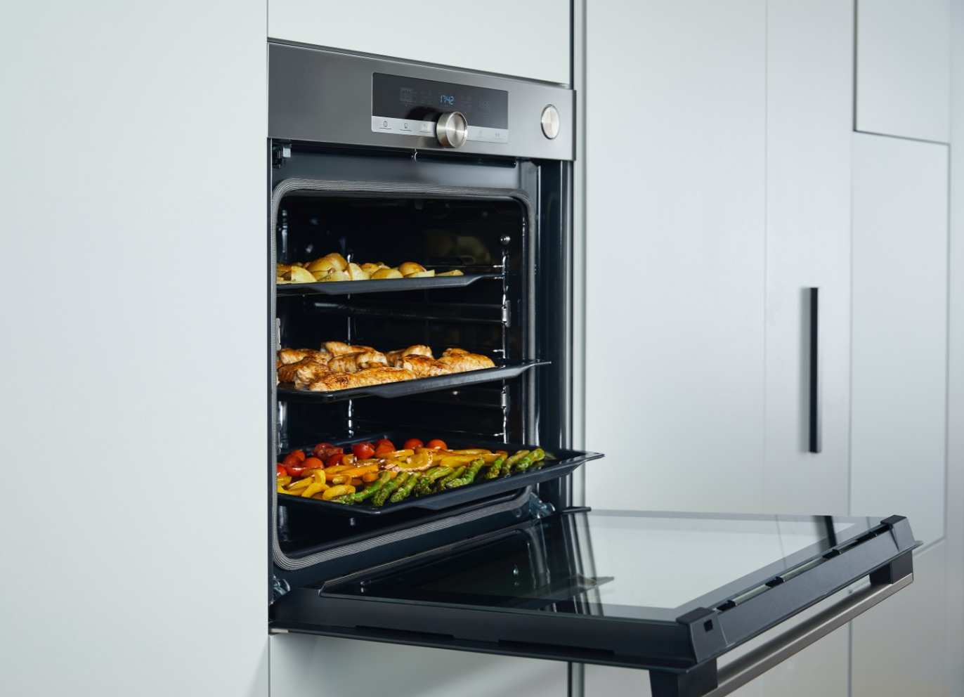 Hisense BSA6634PX Simultaneous Cooking feature image